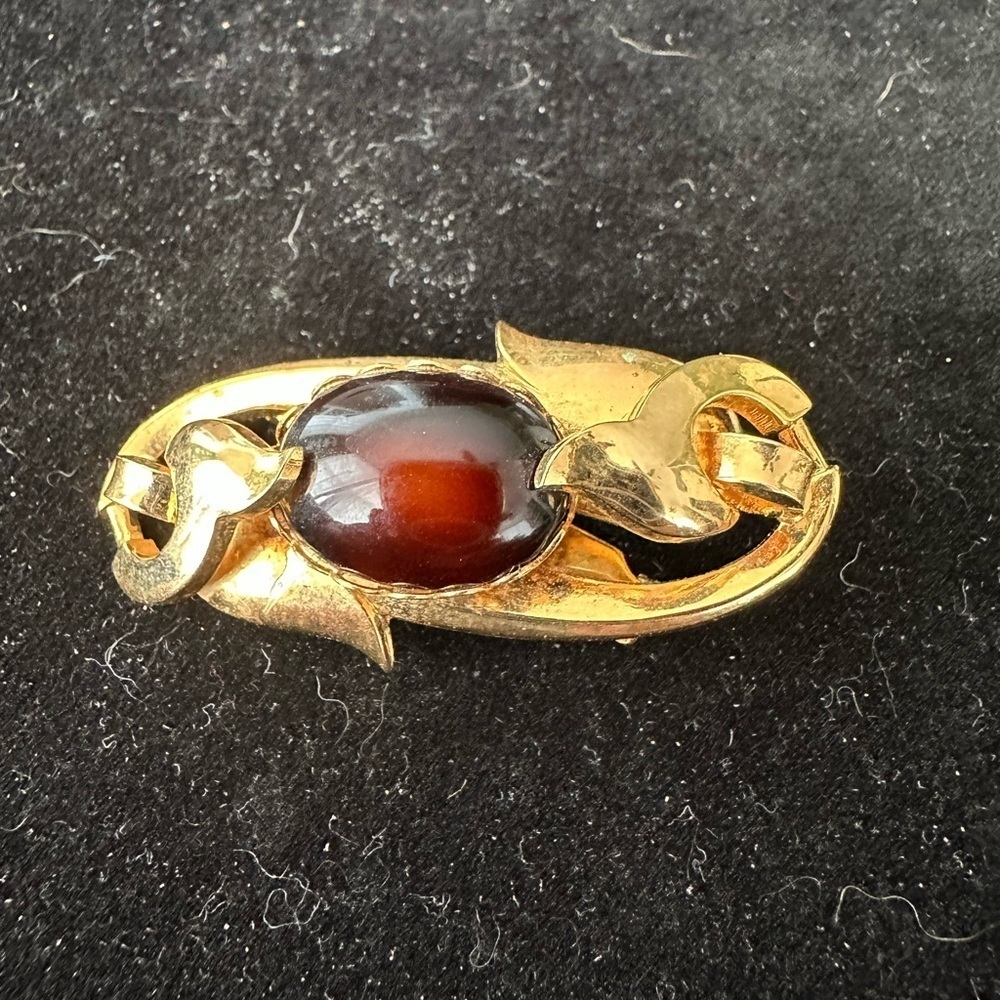 Vintage Gold Tone Brooch with Faux Carnelian Stone
